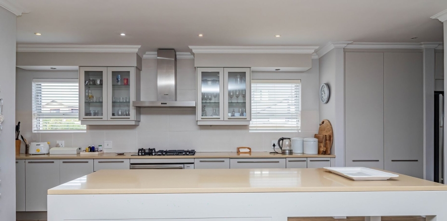 4 Bedroom Property for Sale in De Kelders Western Cape